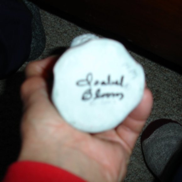 Isabel Bloom Angel - Angel Holding a Candle - Decorative Angel 2002 - Picture 5 of 5